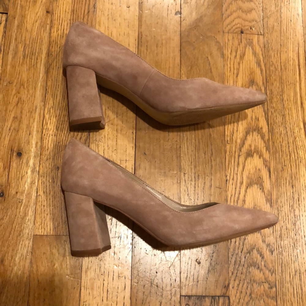 Mauve/light pink suede heels